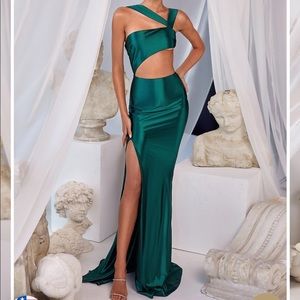 Alamour the Label Vera gown in Emerald